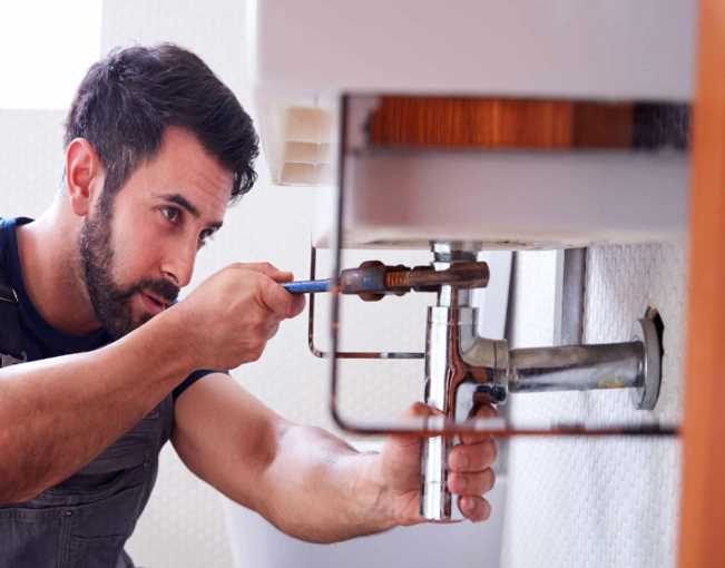 How Much Does a Plumber Make?