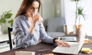5 Simple Techniques To Stay Hydrated While Working From Home