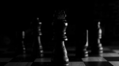 Strategies in Online Betting and How They Correlate to Tactics in Chess and Other Strategic Games
